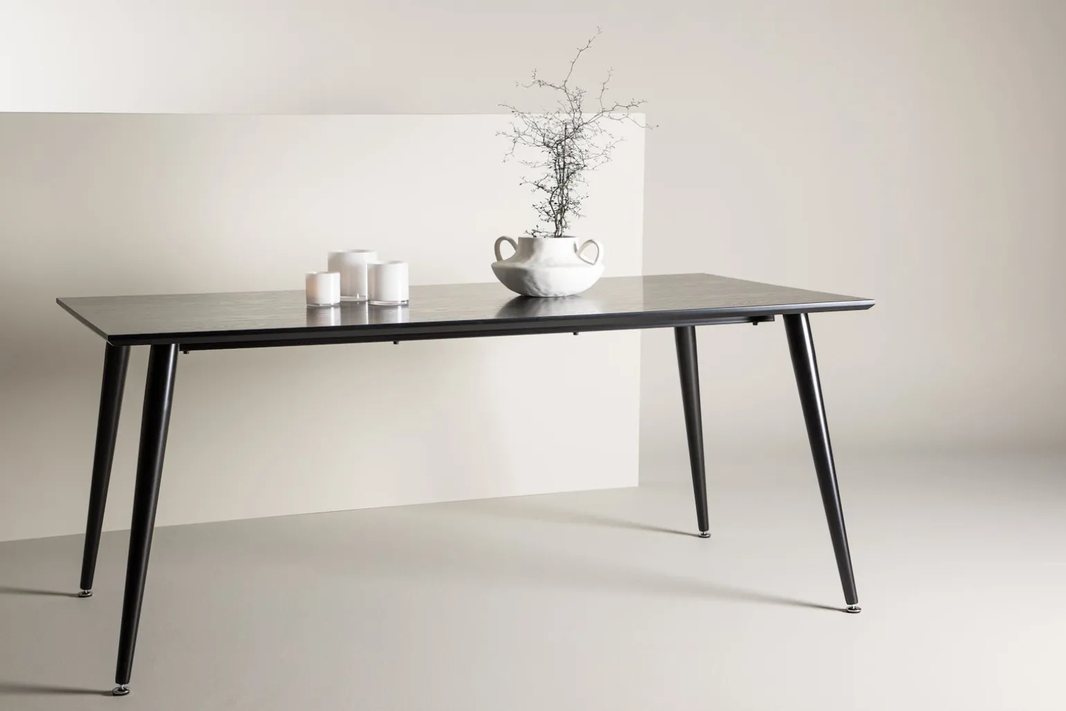 Dipp spisebord