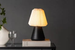 Fjallen bordlampe
