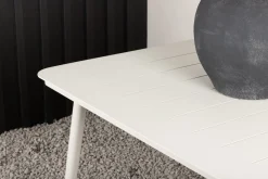Lina spisebord