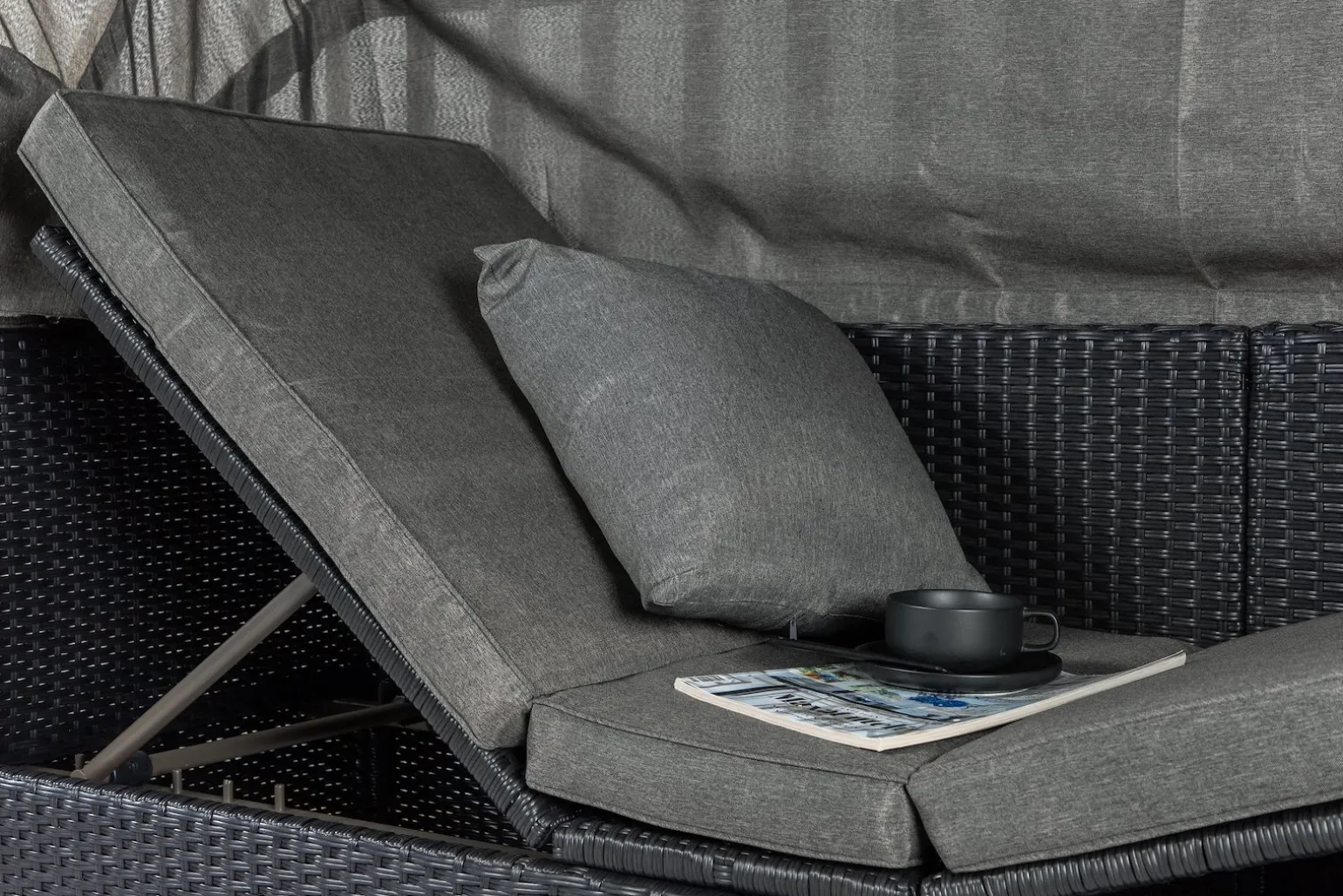 Nopy utesofa