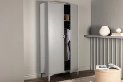 Piring garderobeskap