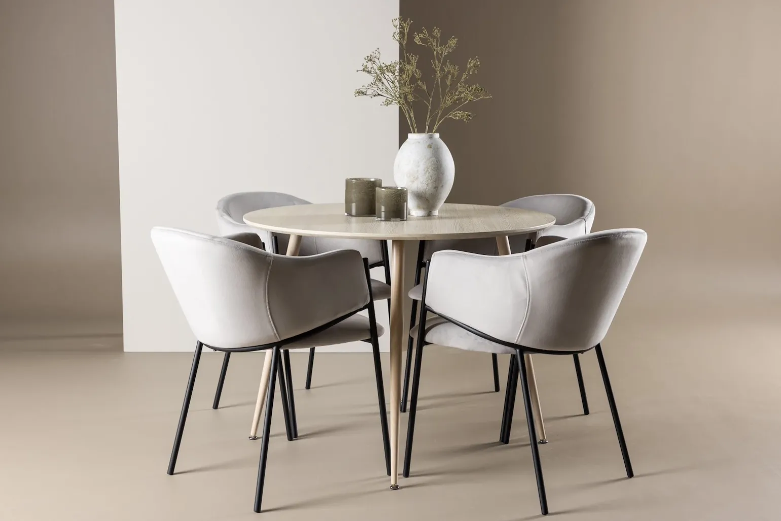 Plaza og Evelina Spisegruppe