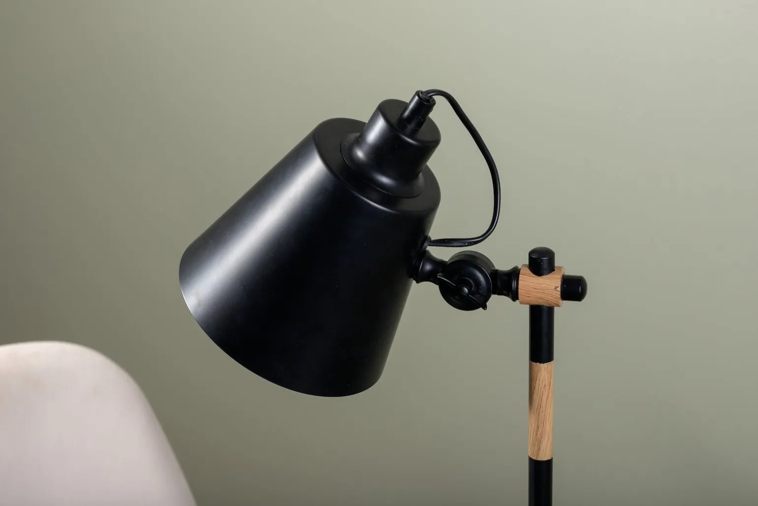 Skott bordlampe