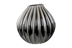 Wide vase