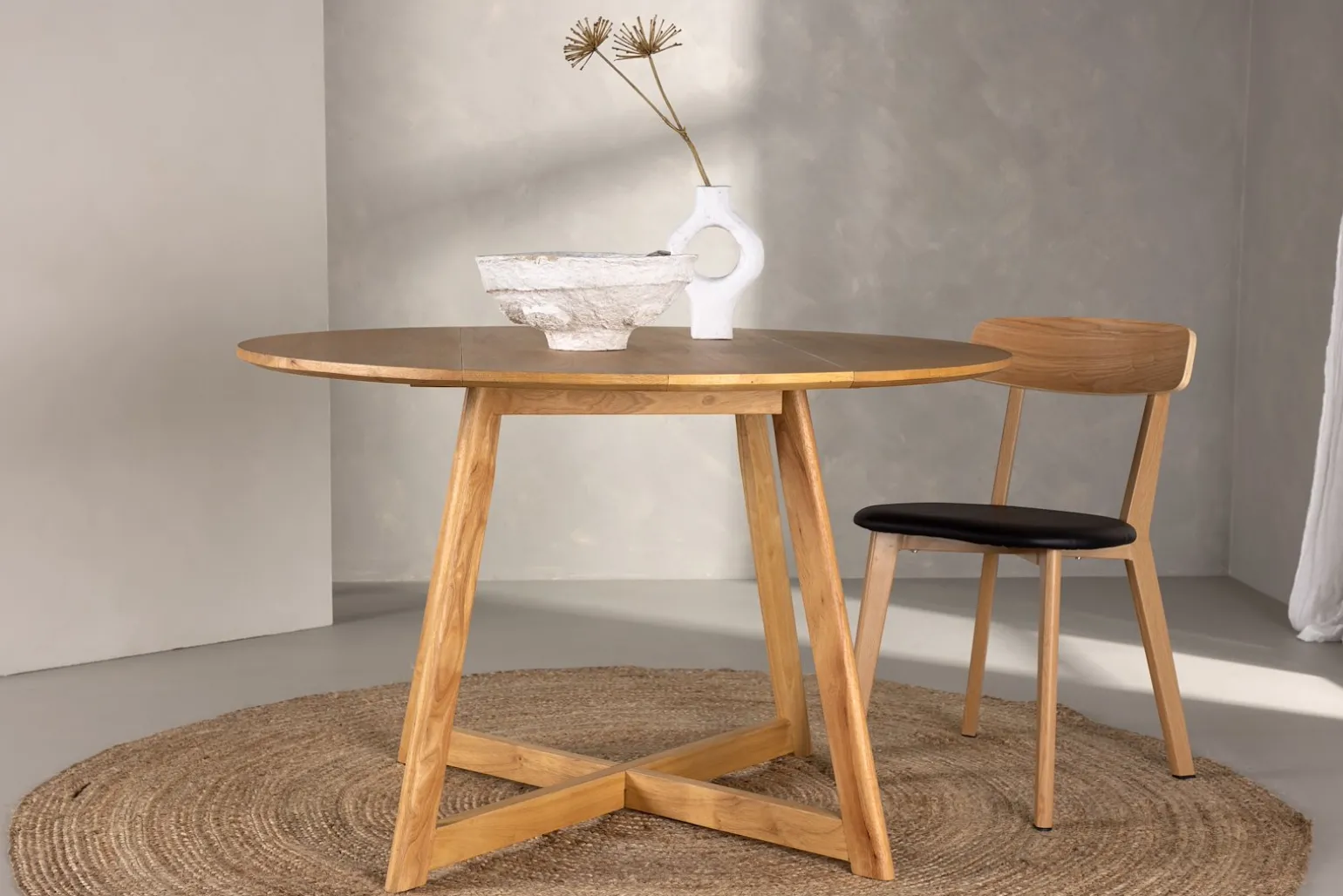 Yakidon rundt spisebord